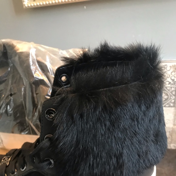 Amazing Brand new Michael Kors suede fur booties - Picture 2 of 7